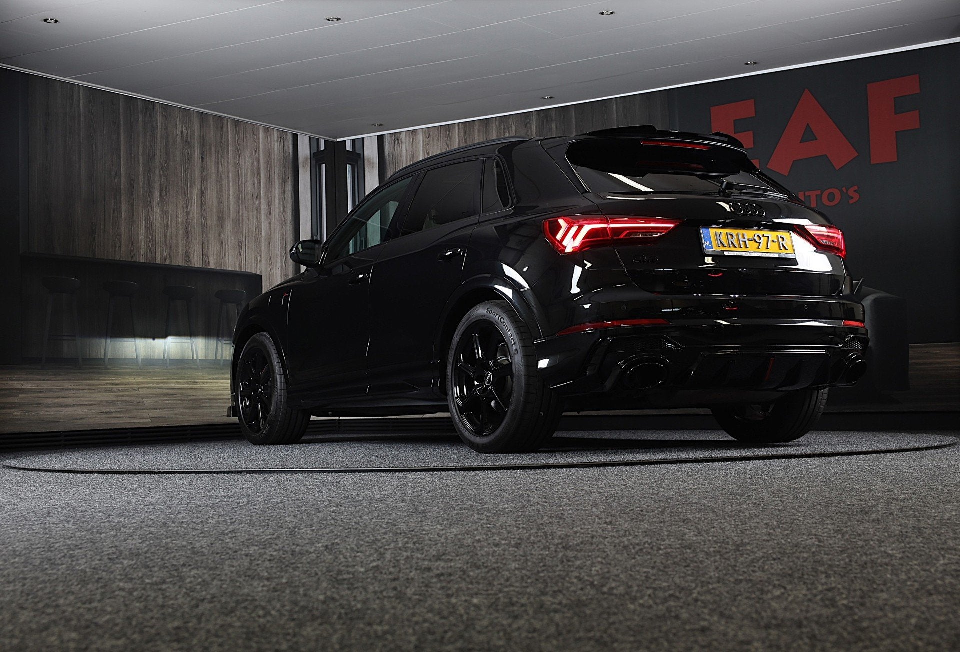 Audi Q3 45 TFSI e RSQ3 Look / Camera / Cc / Lane Assist / Di, Auto's, Audi, Dealer onderhouden, Gebruikt, Euro 6, Leder en Stof
