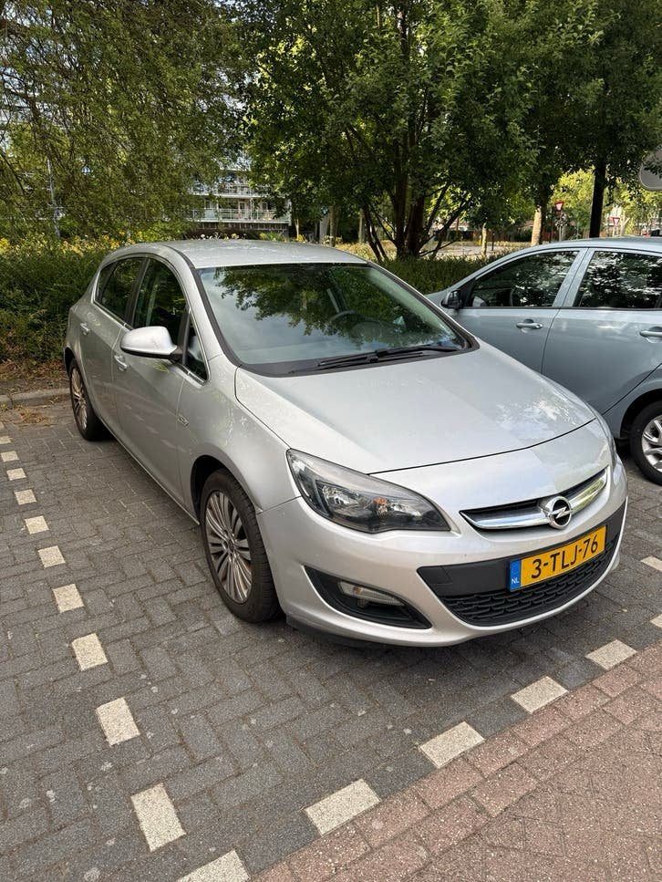 Opel Astra 1.4 Turbo Ecotec 88KW 5D 2014 Grijs, Voorwielaandrijving, 680 kg, 4 cilinders, Origineel Nederlands