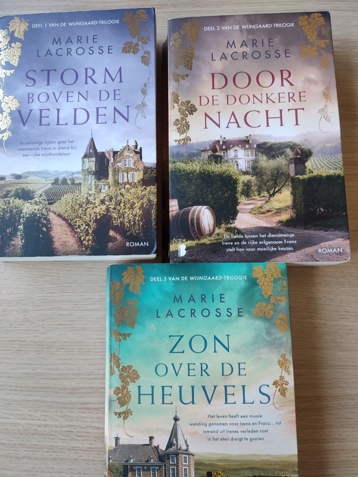De Wijngaard-trilogie - Marie Lacross, Boeken, Romans, Ophalen of Verzenden, Zo goed als nieuw, Marie Lacrosse, Nederland