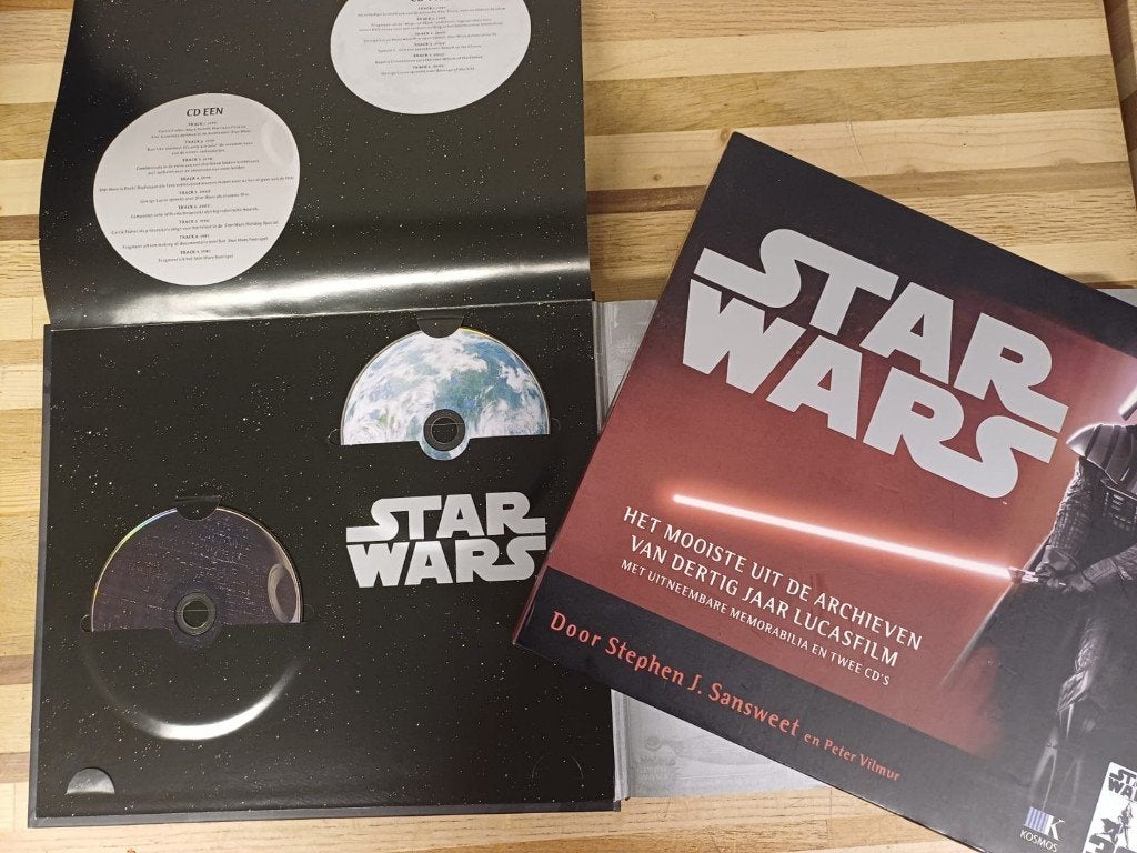 Star Wars - Lucasfilm - compleet met 2 cd's & slipcase, Ophalen of Verzenden, Zo goed als nieuw, Boek of Poster