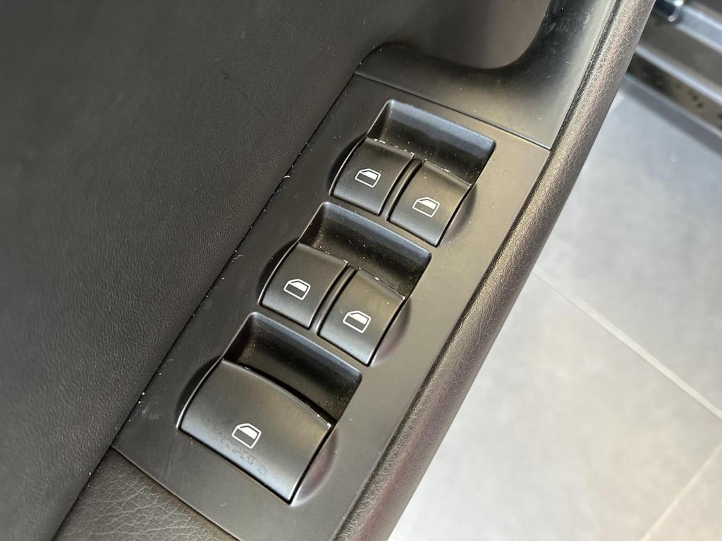 Audi A4 Cabriolet 2.0 TFSI Pro Line Exclusive, Gebruikt, Zwart, 4 cilinders, 4 stoelen