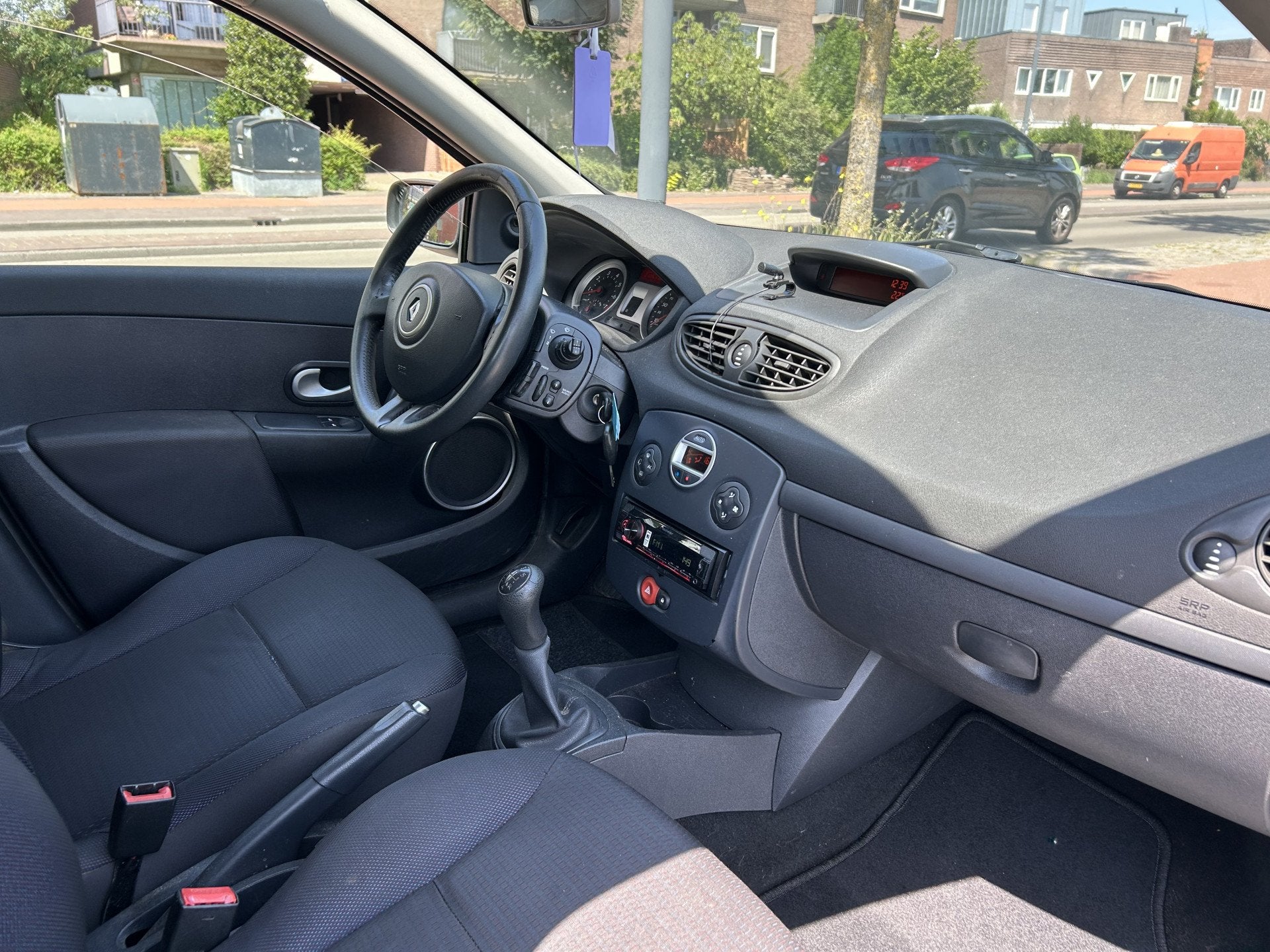 Renault Clio Estate 1.2 TCE Dynamique airco/ecc nwe apk keur, Auto's, Renault, Voorwielaandrijving, Gebruikt, Zwart, 4 cilinders