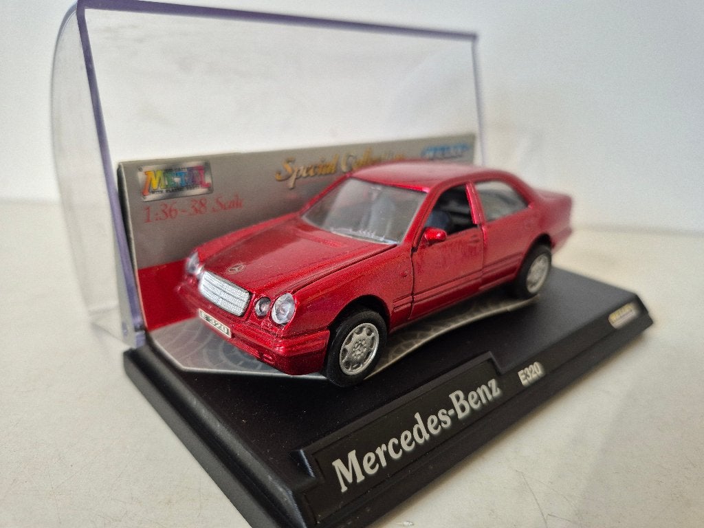Welly Mercedes-Benz E 320 metallic rood, Ophalen of Verzenden, Nieuw, Auto, Overige merken