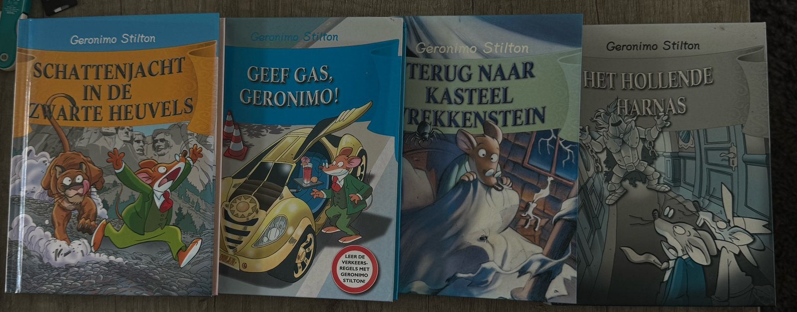 4x Geronimo Stilton Boekjes - Spannende Voorleesverhalen, Ophalen of Verzenden, Gelezen, Fictie