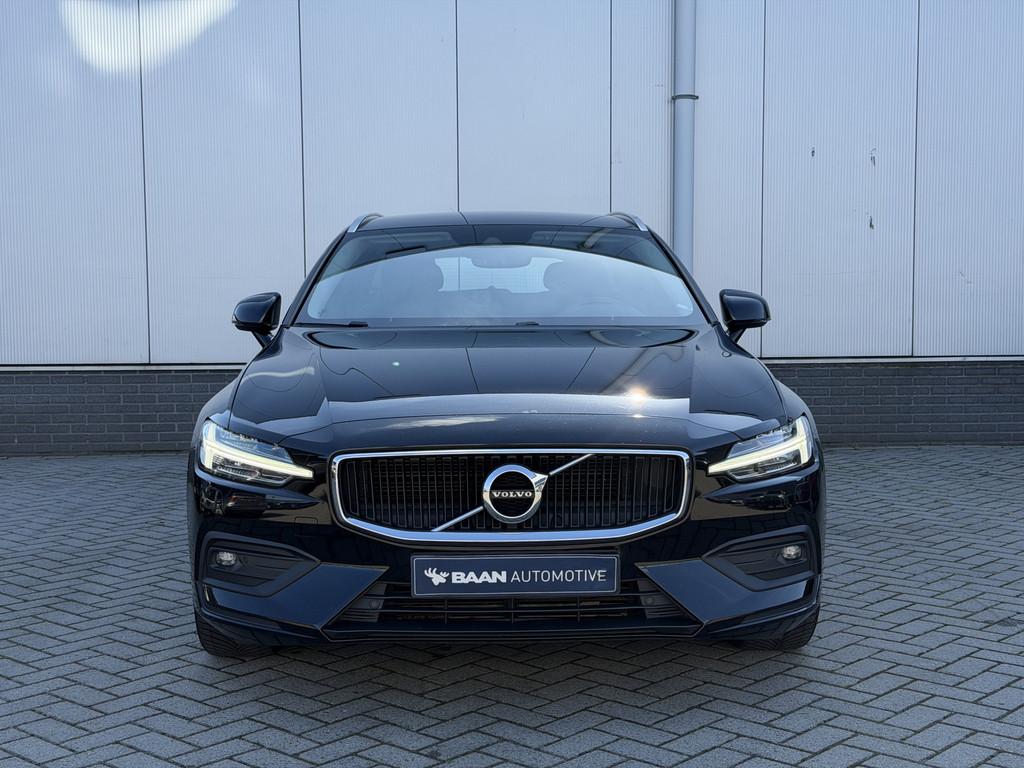 Volvo V60 2.0 T5 Momentum | Pilot Assist | Trekhaak | DAB |, 15 km/l, Gebruikt, 4 cilinders, Zwart