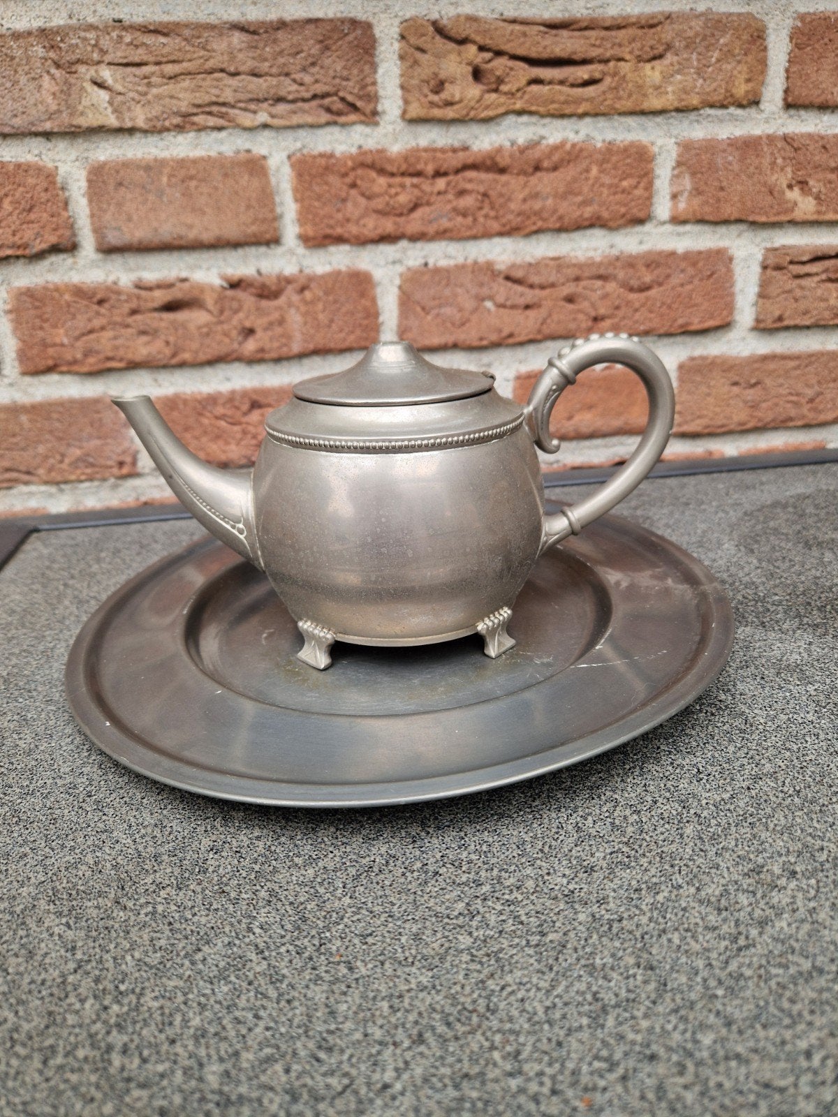 Tinnen bord,  theepot en kandelaar, Ophalen of Verzenden