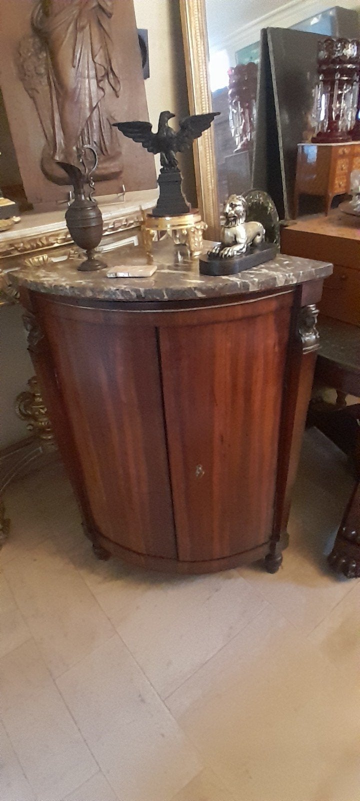 empire halfronde kast 1810, Ophalen