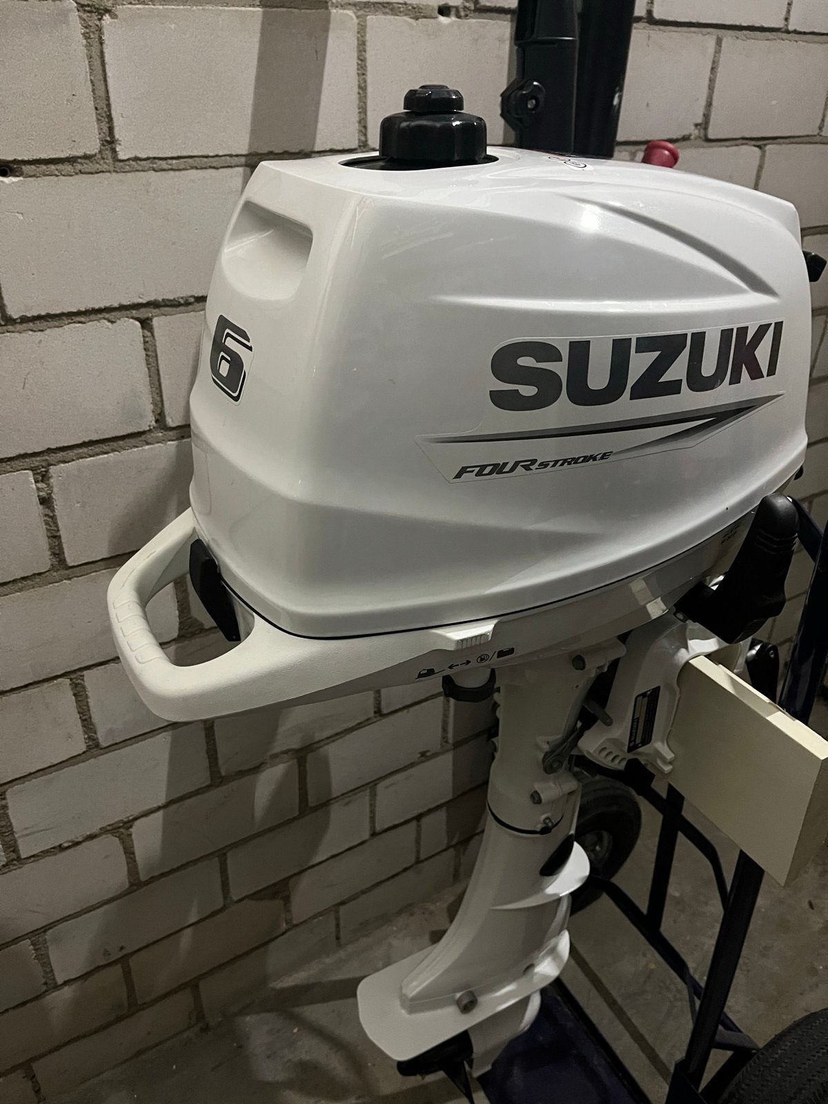 Boot 2,5 meter met Suzuki 6 PK, 5 tot 10 pk, Viertaktmotor, Ophalen of Verzenden, Zo goed als nieuw