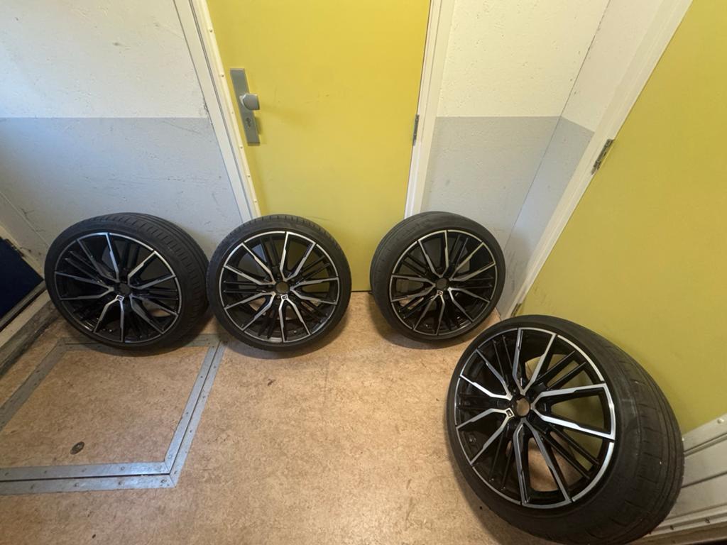 Originele BMW Style 552M velgen met Pirelli PZero PZ4 banden, Gebruikt, Banden en Velgen, 235 mm, Personenwagen