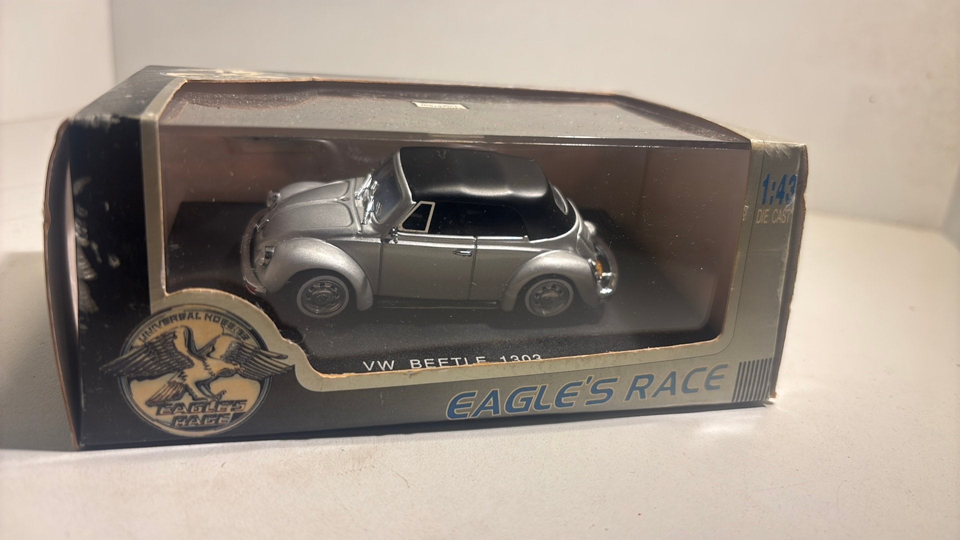 Volkswagen beetle 1303 universal hobbies 1.43