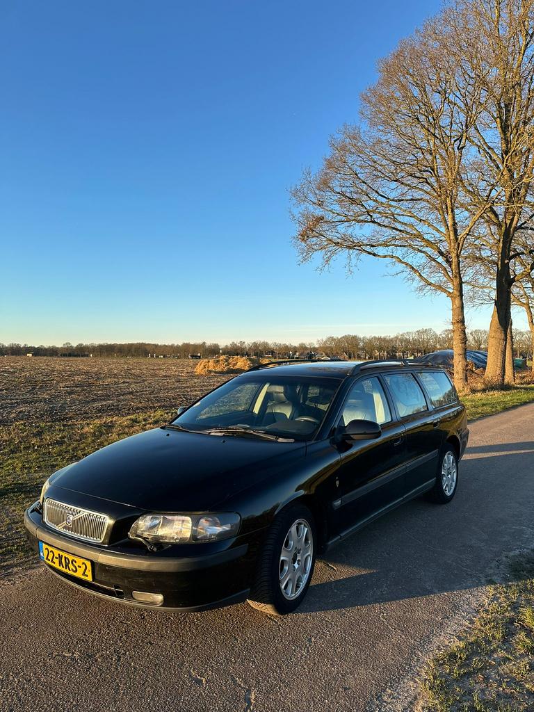 Volvo V70 2.4 2002 | Zwart | Benzine | Schakel, Auto's, Volvo, Voorwielaandrijving, 1800 kg, Zwart, Blauw