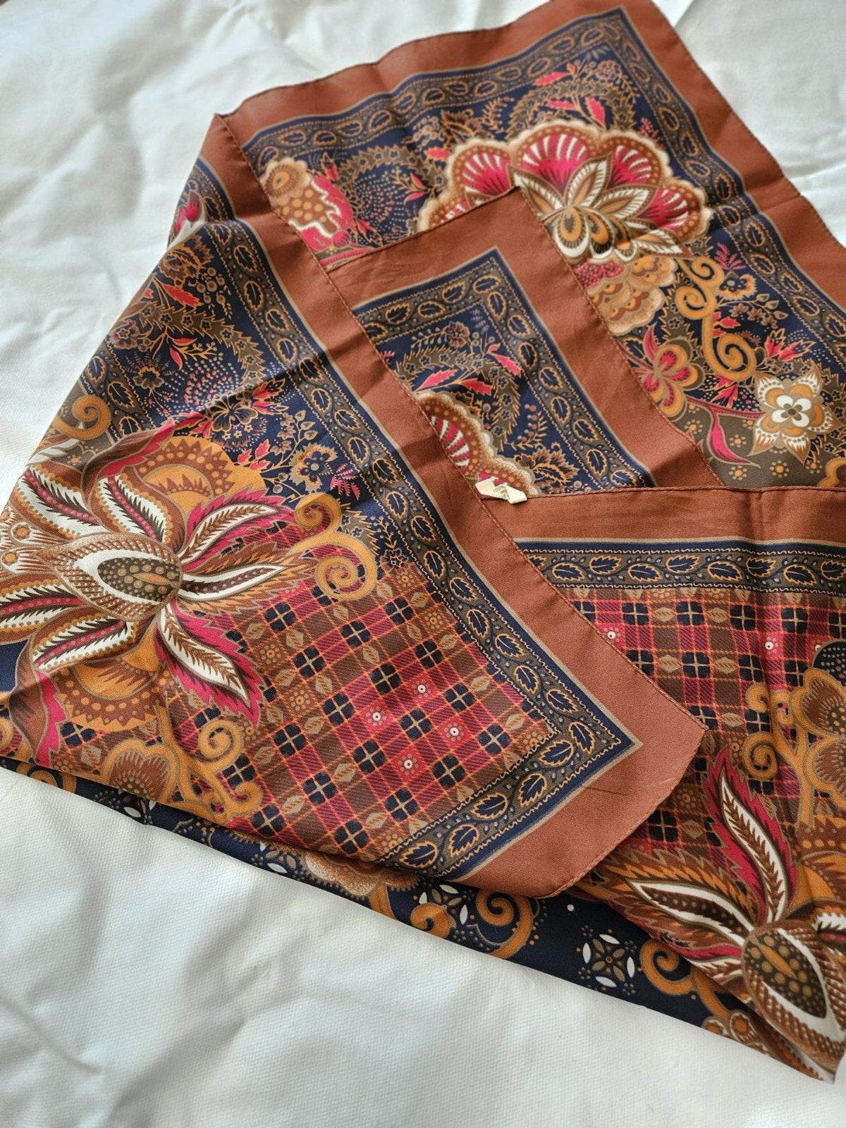 vierkante sjaal, Ophalen of Verzenden, Zo goed als nieuw, Maat 46/48 (XL) of groter, Sjaal