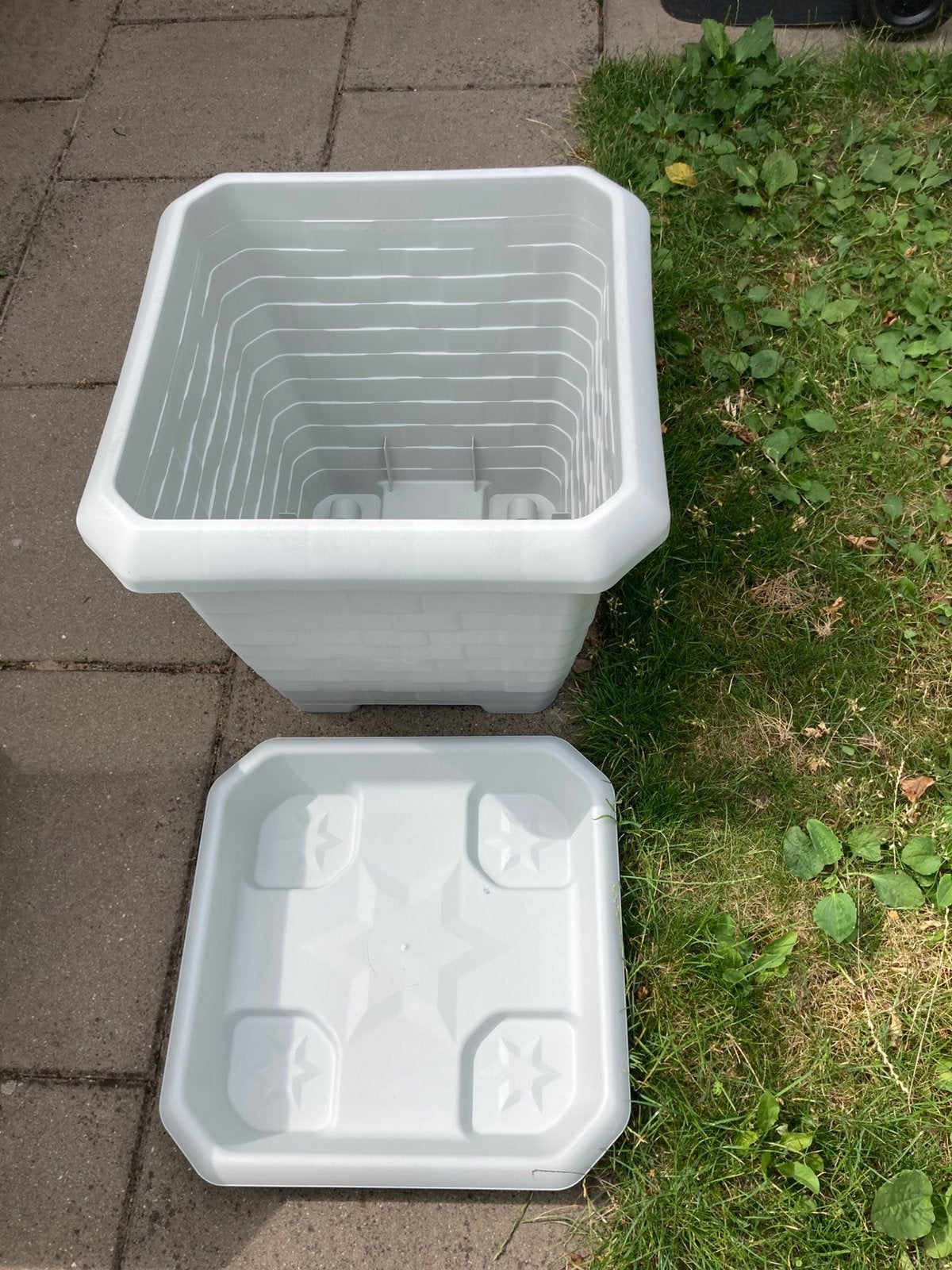 Kunststof, Tuin en Terras, Bloempotten, Kunststof, 40 cm of meer, Rond, Nieuw