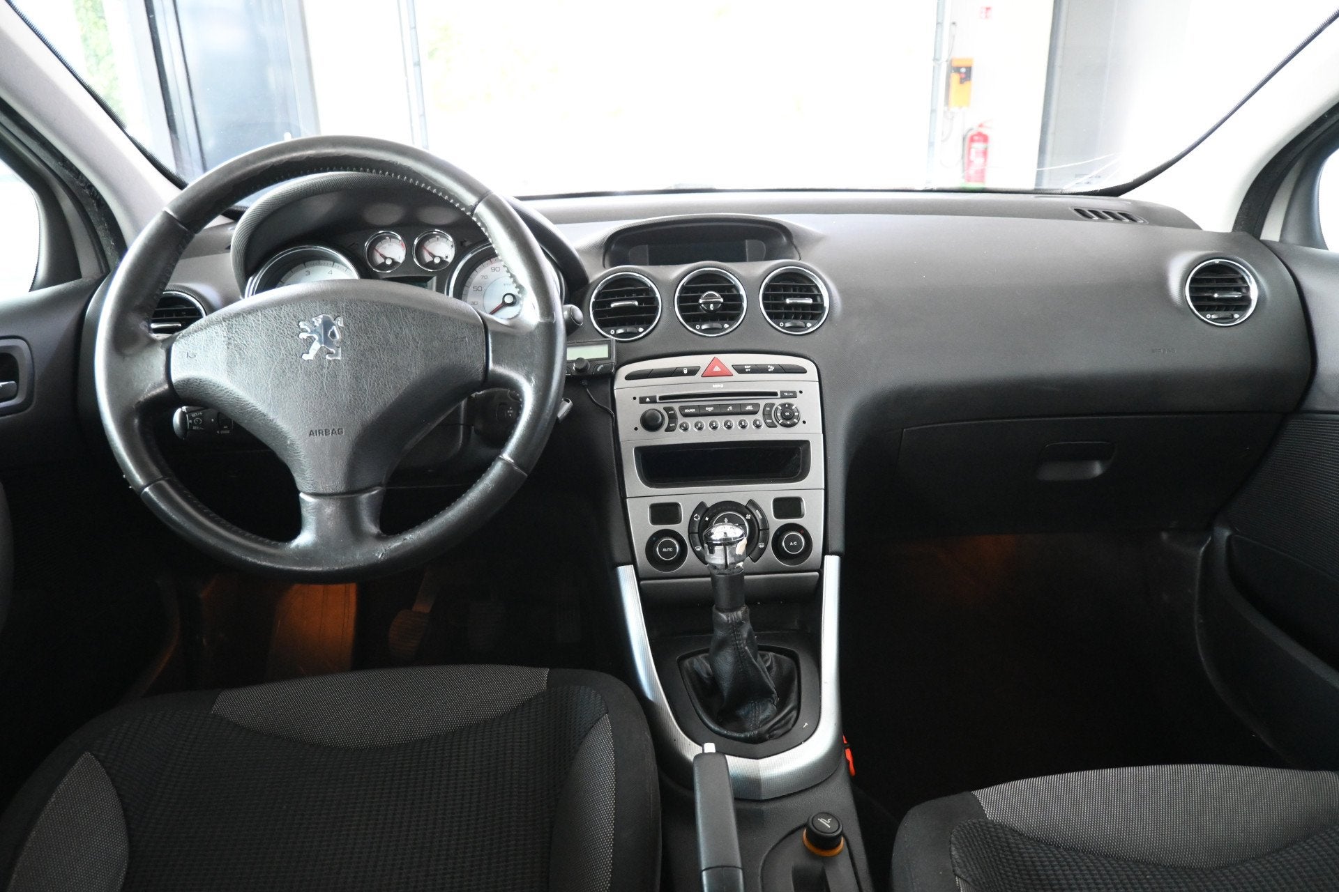 Peugeot 308 1.6 THP XT Airco Panoramadak Cruise Control LEES, Auto's, Voorwielaandrijving, Stof, Gebruikt, 4 cilinders