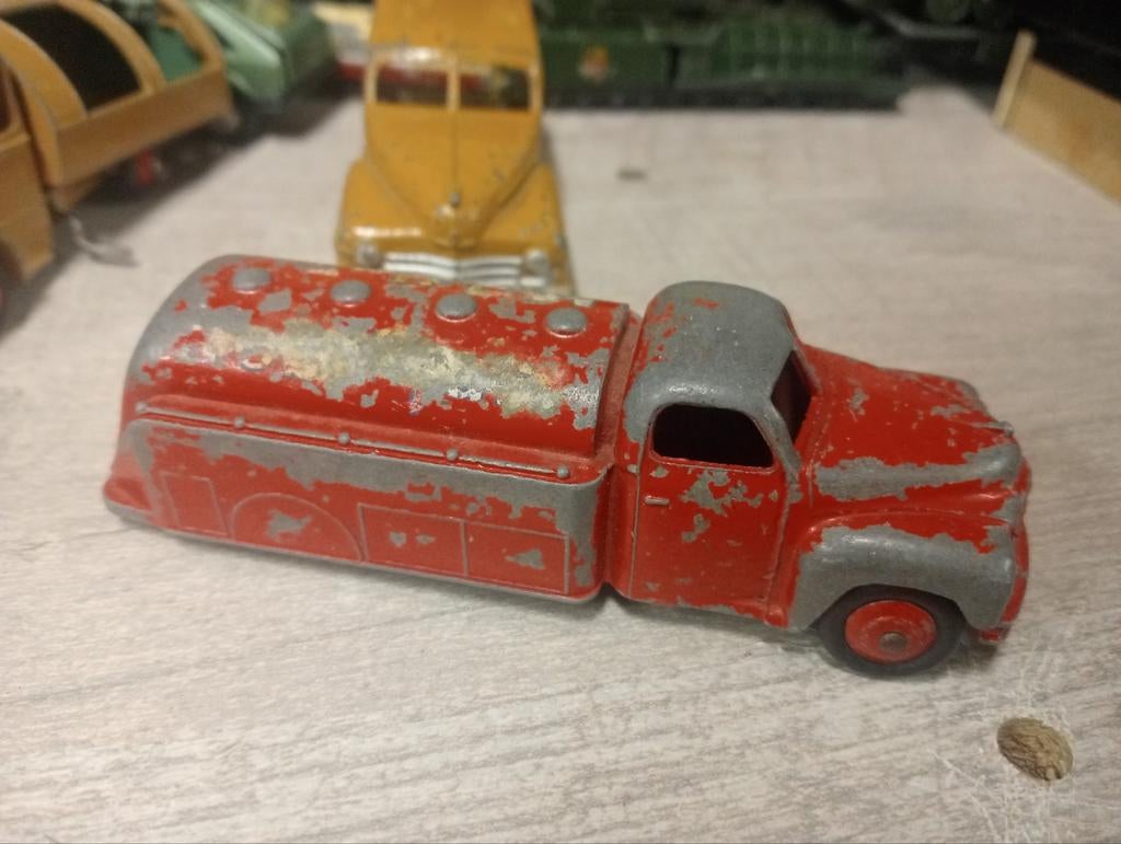Studebaker petrol wagon mobilgas, Ophalen of Verzenden, Gebruikt, Bus of Vrachtwagen