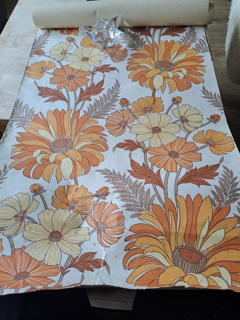 Vintage behang bloem. 1 rol., Ophalen of Verzenden, Minder dan 10 m², Bruin, Jaren 70