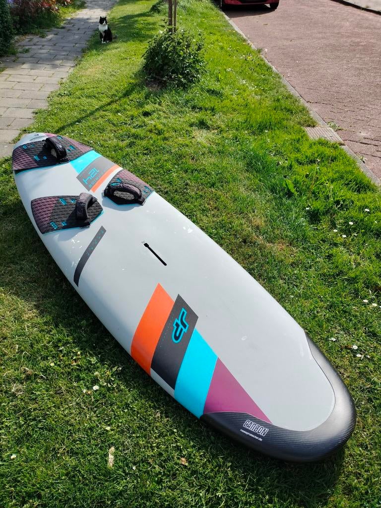 JP windsurfplank 124 liter met slalom vin en voetbanden, Watersport en Boten, Windsurfen, Gebruikt, Minder dan 250 cm, Ophalen of Verzenden