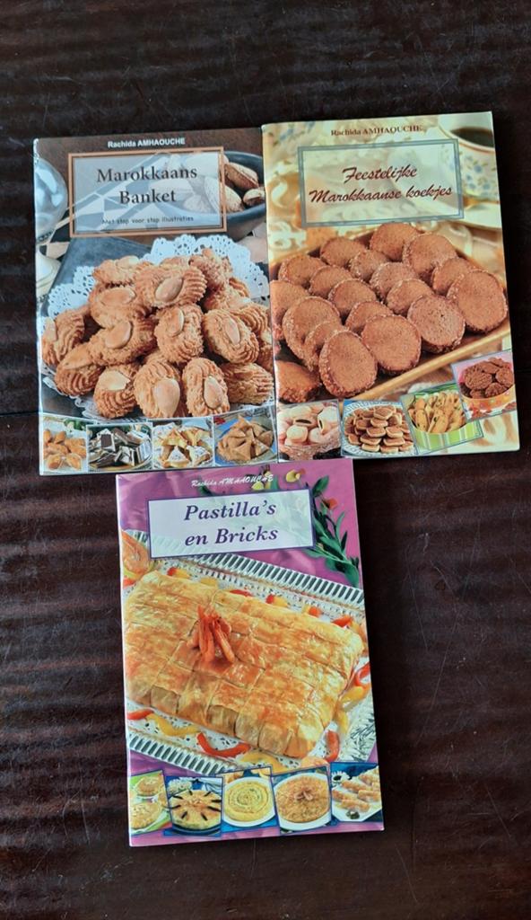 Set van 3 Marokkaanse kookboekjes van Rachida Amhaouche, Boeken, Ophalen of Verzenden, Gelezen