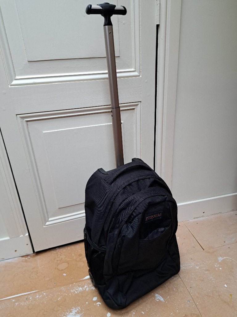 JanSport rugzak met wieltjes, Ophalen, Uitschuifbare handgreep, 30 cm of meer, Zwart