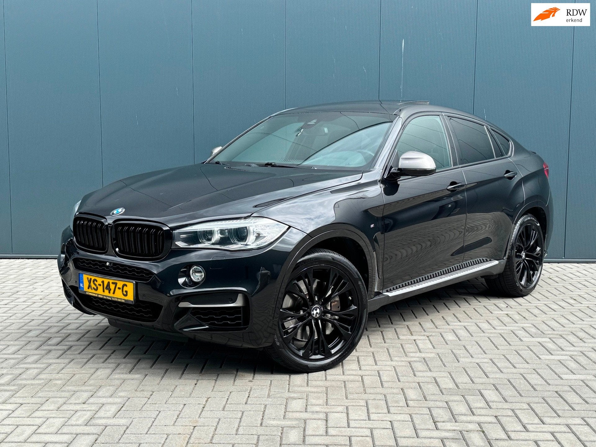 BMW X6 M50d 360CAMERA | PANO | NAVI | M INTERIEUR | AUTOMAAT, 15 km/l, Gebruikt, 2993 cc, 4 stoelen