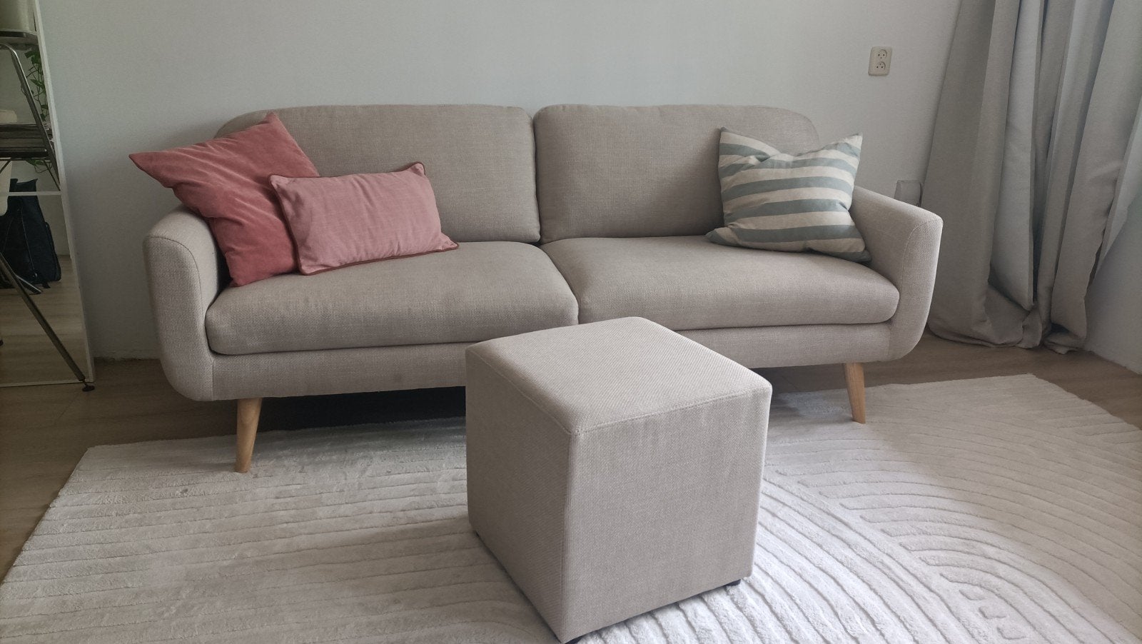 2,5-zitsbank Leen Bakker Lilly met poef, Huis en Inrichting, Ophalen, Modern, Scandinavisch, 150 tot 200 cm, Driepersoons