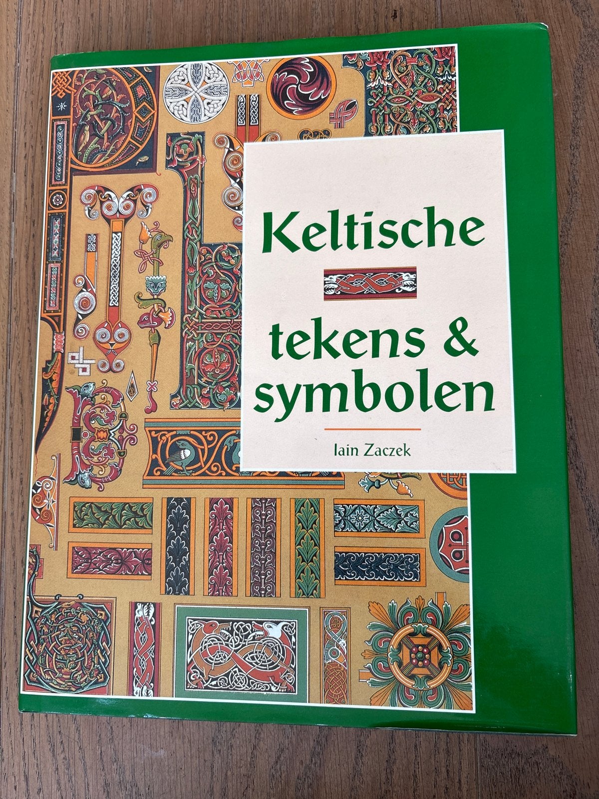 Keltische tekens & symbolen - Iain Zaczek, Ophalen of Verzenden, Zo goed als nieuw, Overige onderwerpen