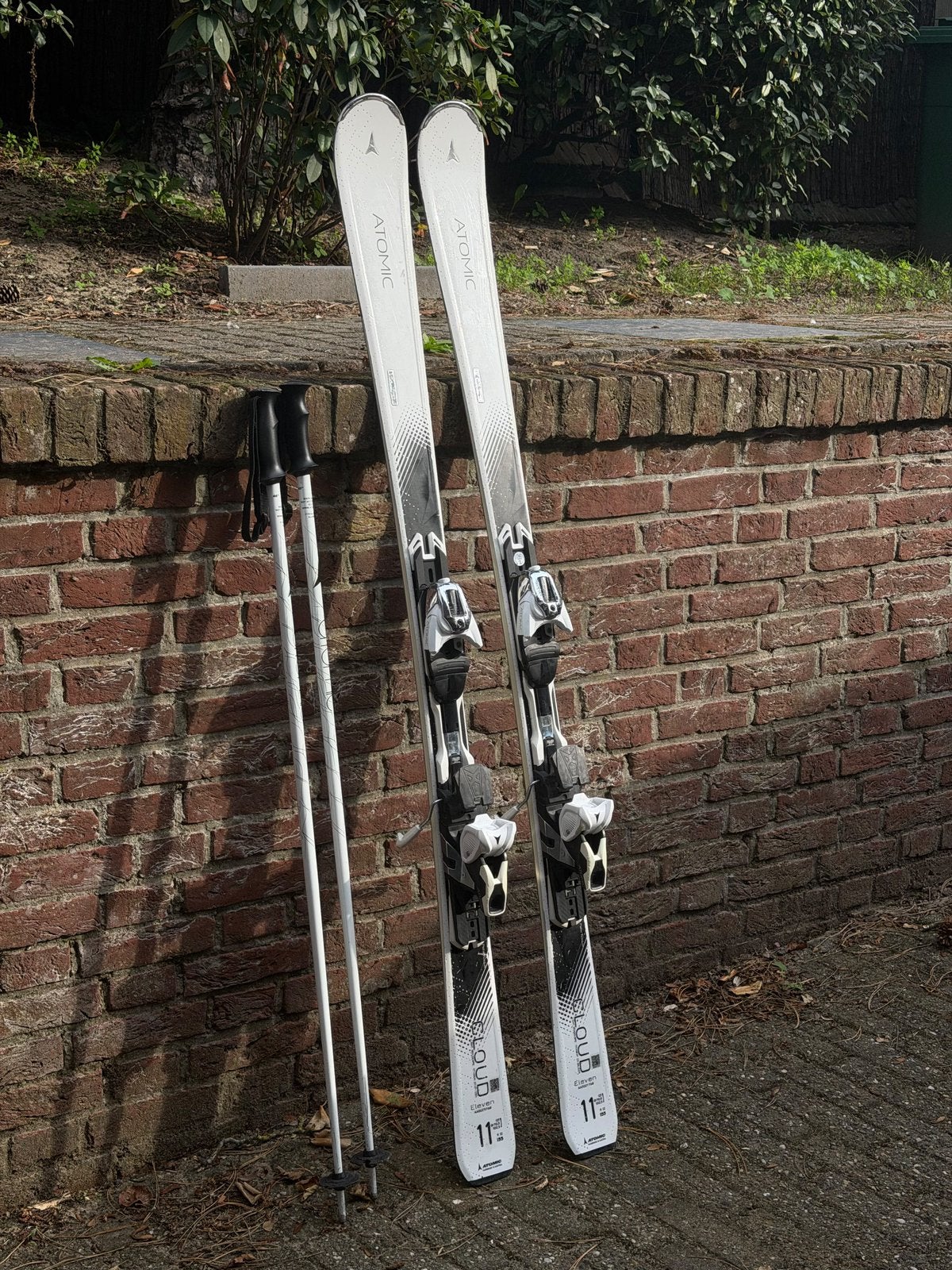 Atomic Cloud 11 ski’s met bijpassende stokken, Ophalen, 140 tot 160 cm, Zo goed als nieuw, Carve