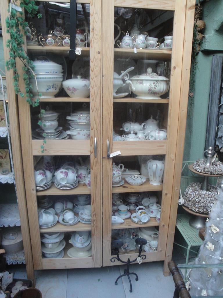 vitrine kast grenenhout, Antiek en Kunst, Curiosa en Brocante, Ophalen