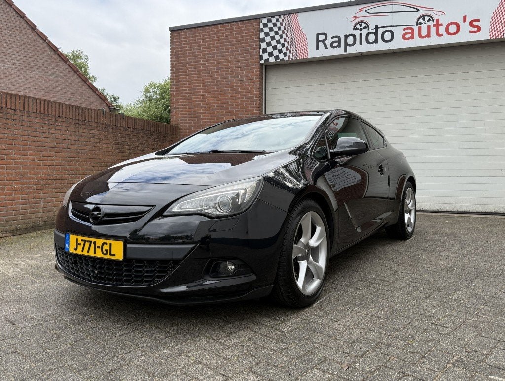 Opel ASTRA GTC 1.6 TURBO SPORT 180 Pk Xenon verlichting, Auto's, Opel, Euro 5, Gebruikt, 4 cilinders, Zwart