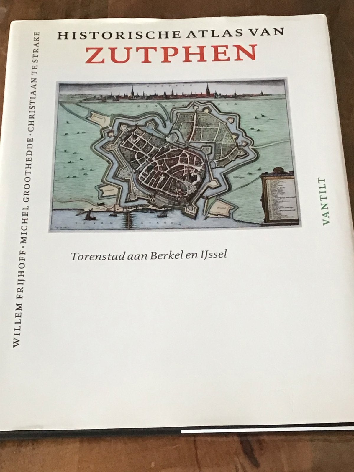 Historische Atlas van Zutphen, Overige atlassen, 2000 tot heden, Ophalen of Verzenden, Zo goed als nieuw