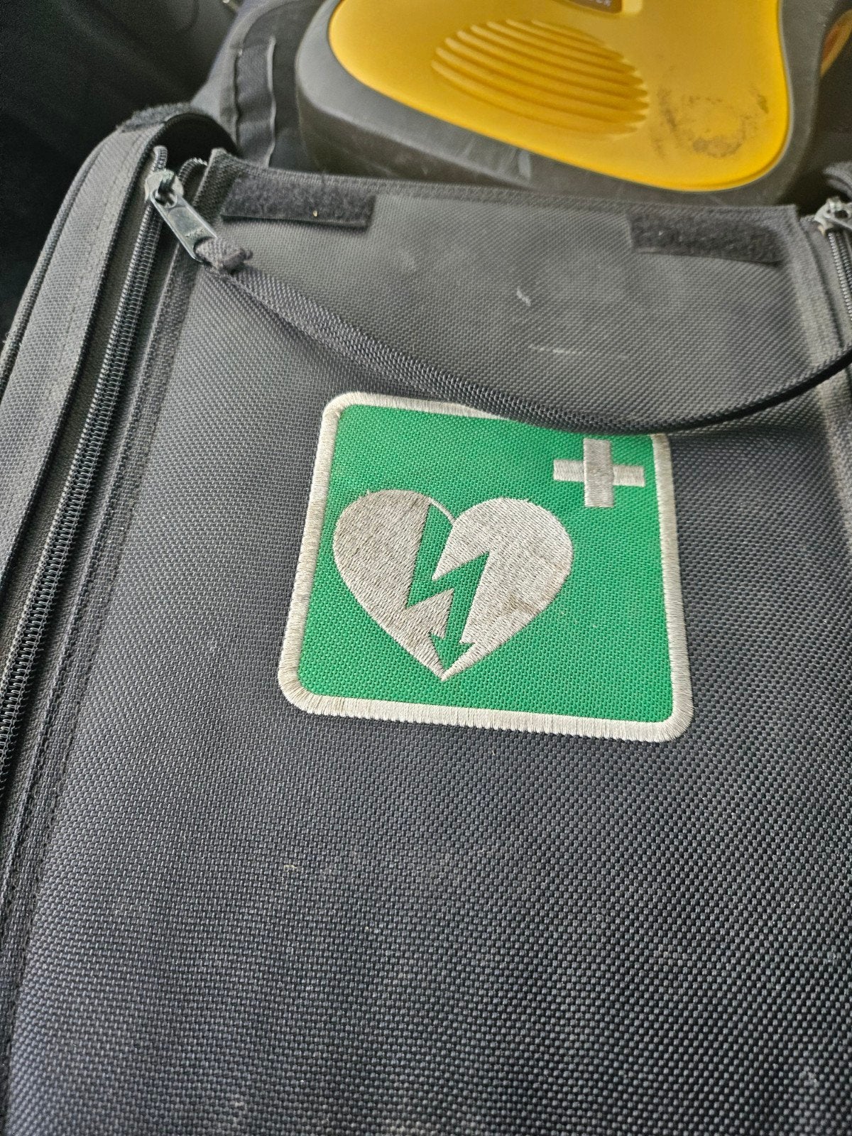 Hartdefibrilator in tas, Ophalen of Verzenden, Zo goed als nieuw