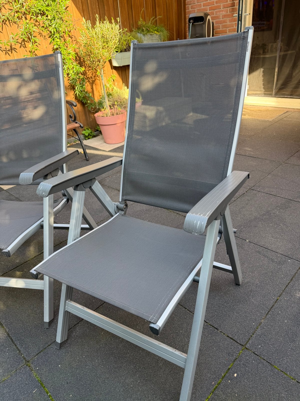 Foto 21 van 2 Kettler tuinstoelen - verstelbaar en inklapbaar met kussen