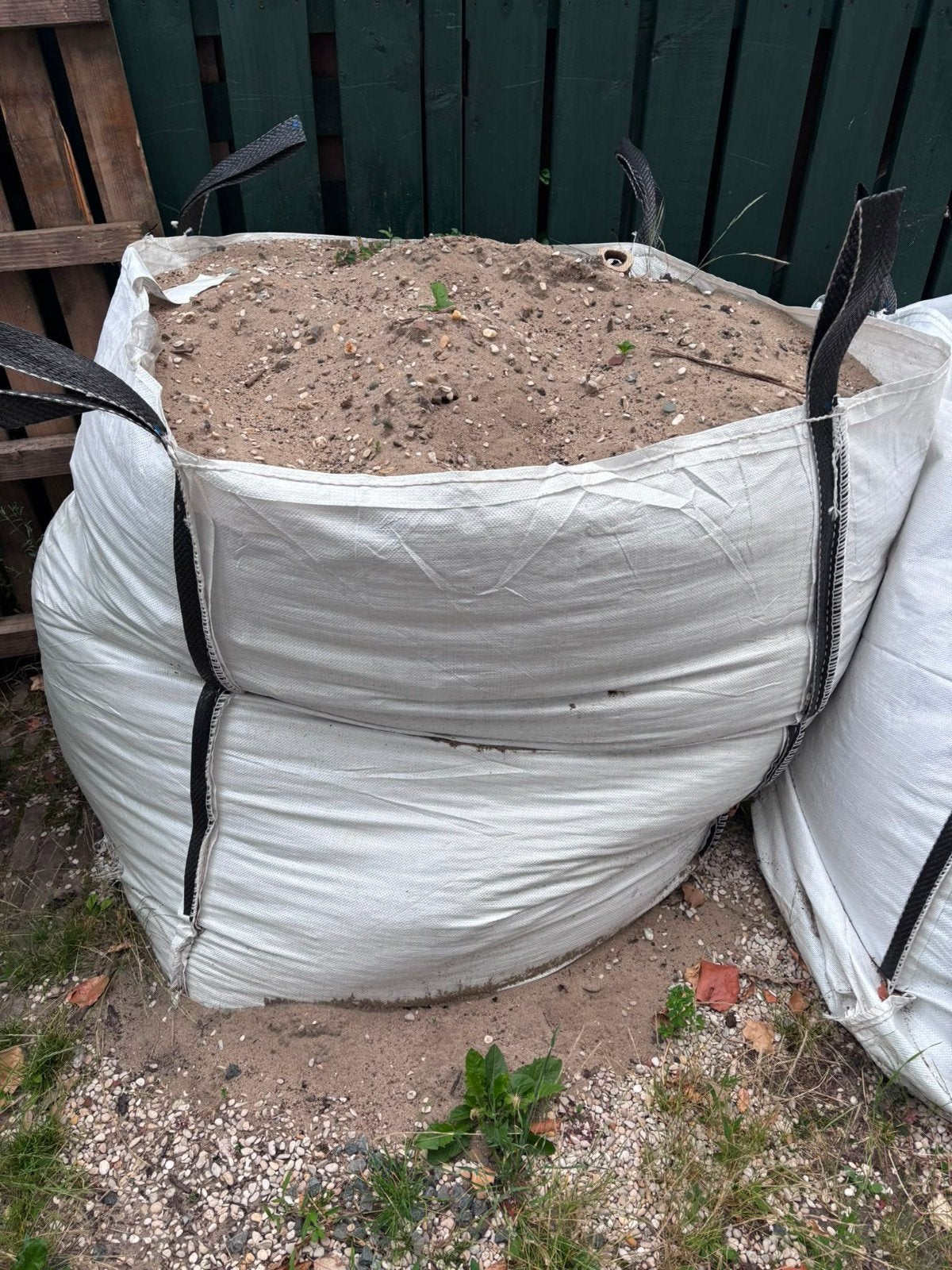 Zakken met zand en grond / gebroken puin / menggranulaat, Ophalen of Verzenden, Gebruikt, Ophoogzand