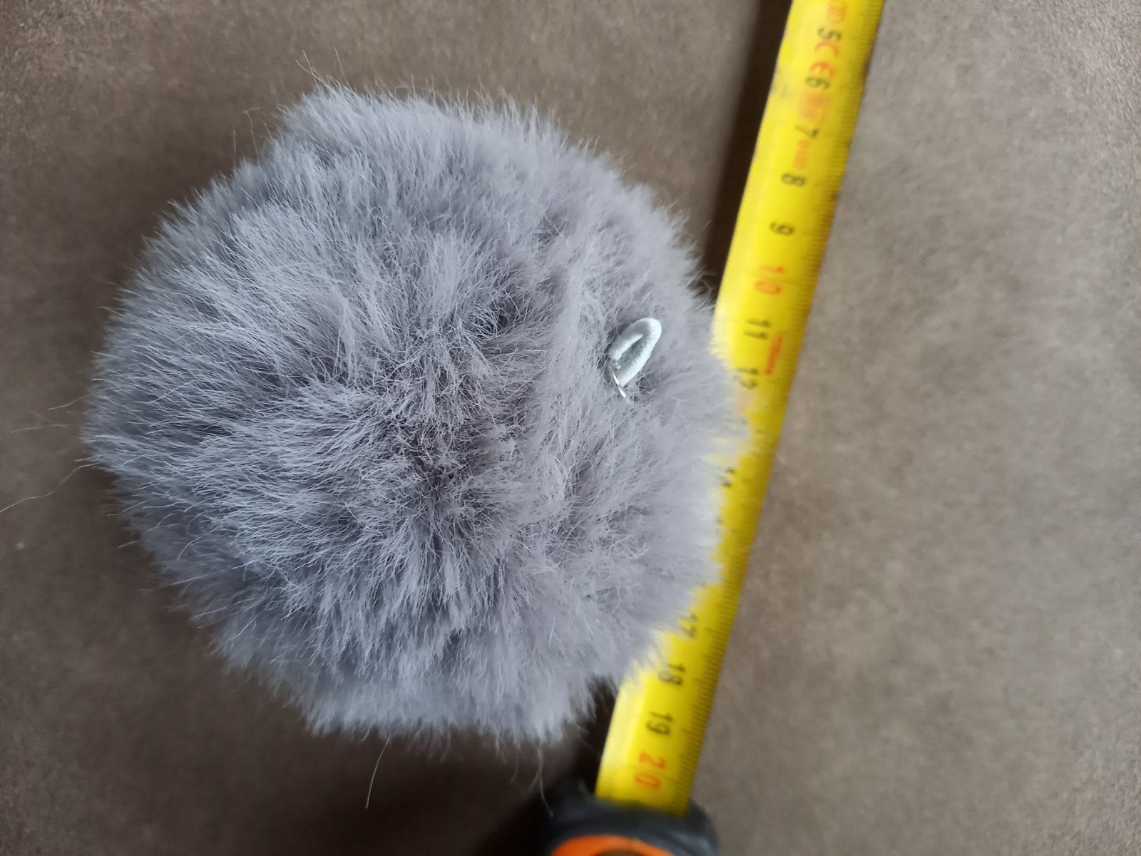 Leuke fluffy / pluizenbol sleutelhanger, Ophalen of Verzenden, Gebruikt