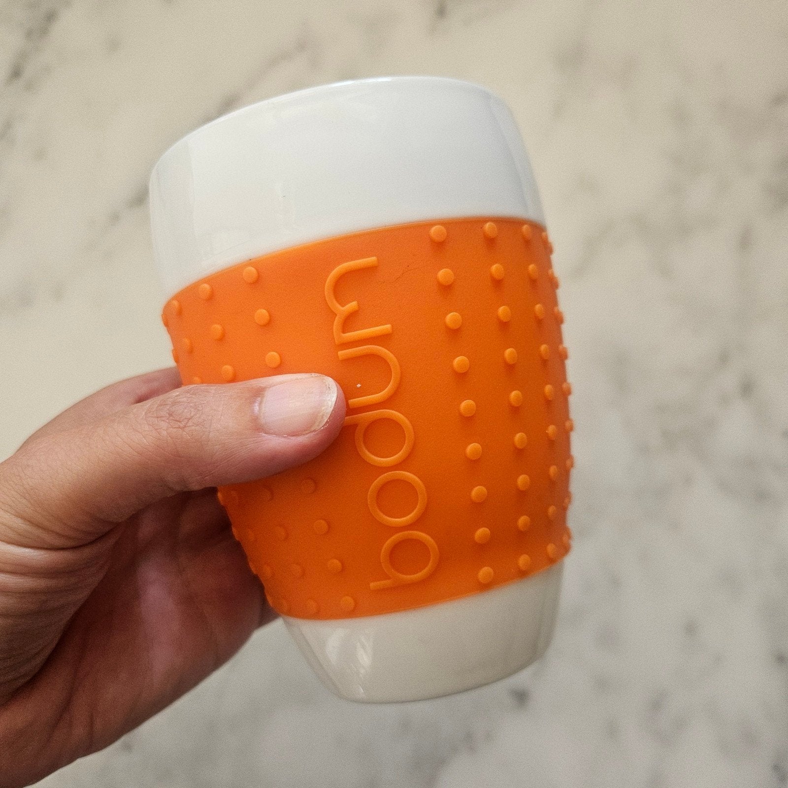 Bodum Pavina wit Porseleinen Mok met Oranje Siliconen Grip, Overige typen, Bodum, Ophalen of Verzenden, Zo goed als nieuw