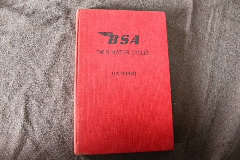 BSA twin motorcycles A7 A10 from 1946 - 1955 by D.W Munro, Ophalen of Verzenden, Gelezen