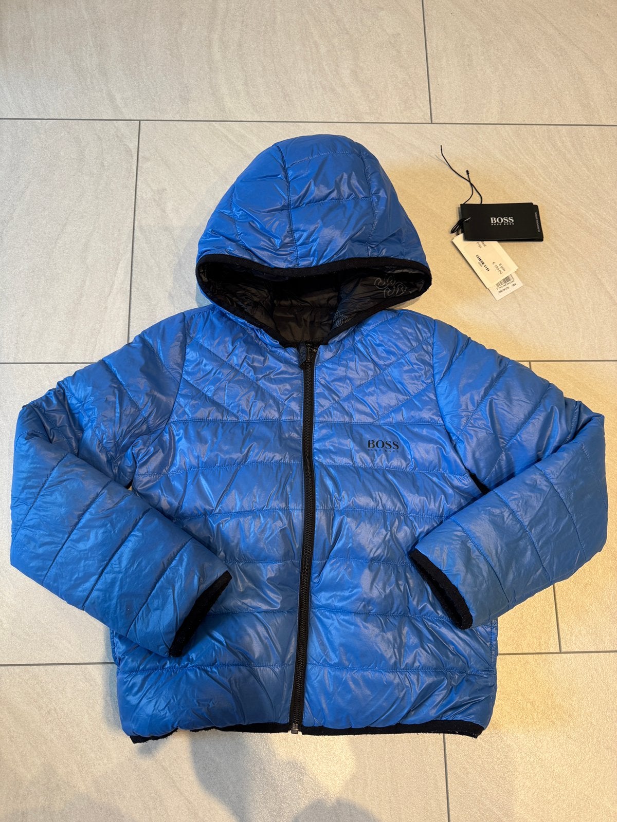 Hugo Boss omkeerbare jas voor kinderen maat 8 - 128, Ophalen of Verzenden, Zo goed als nieuw, Jongen of Meisje