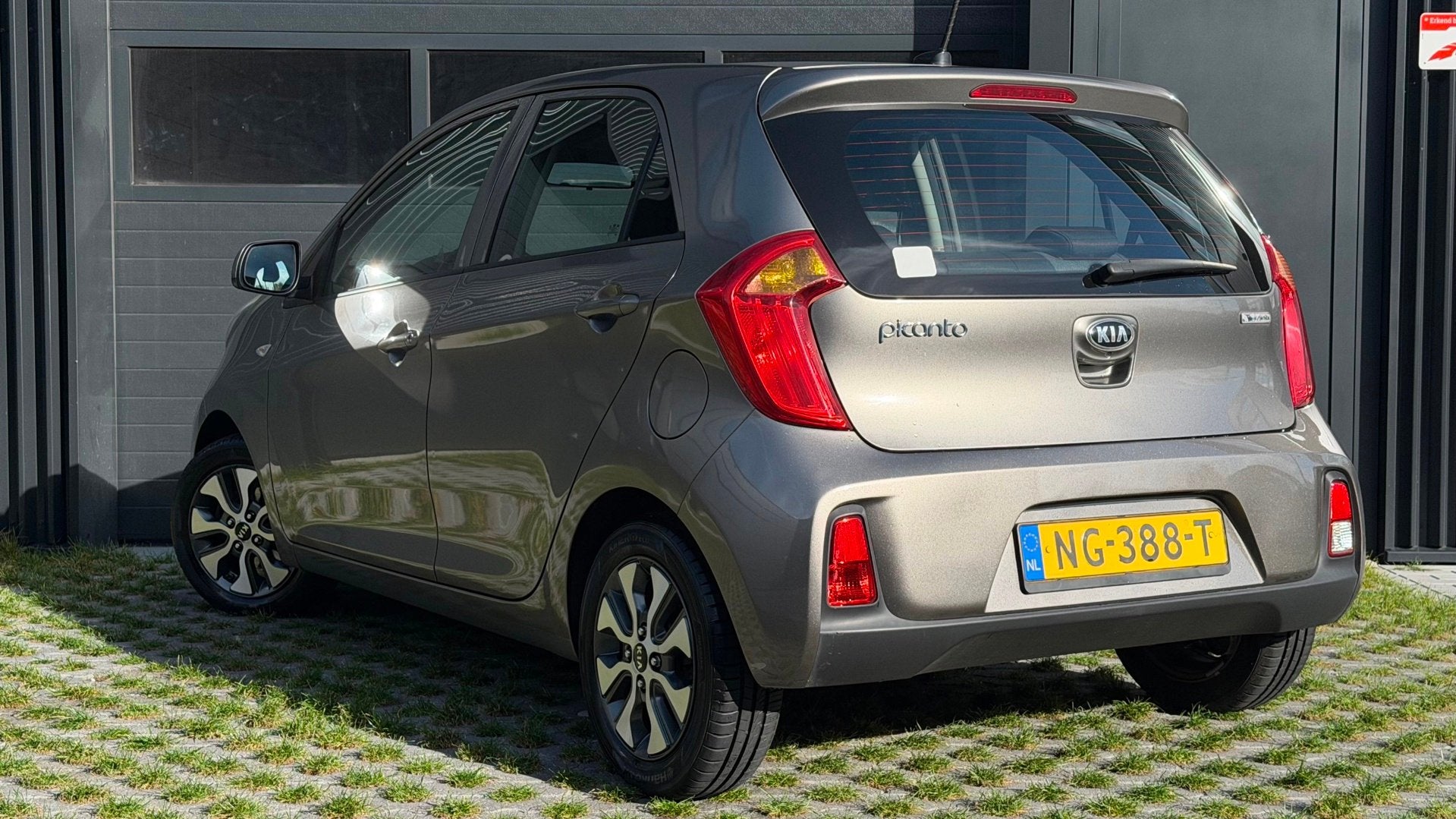 Kia Picanto 1.0 CVVT ComfortPlusLine Navigator | Camera| Ble, Auto's, Voorwielaandrijving, Gebruikt, 4 stoelen, Origineel Nederlands