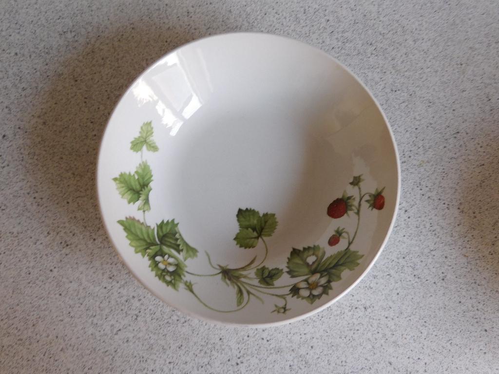 Diep Bord 19cm Aardbei Bosvruchten Wedgwood Marjolein Bastin, Huis en Inrichting, Keuken | Servies, Ophalen of Verzenden, Zo goed als nieuw