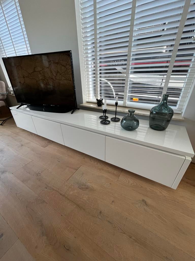 Hoogglans wit tv meubel van Bert Plantagie, Huis en Inrichting, Kasten | Televisiemeubels, Zo goed als nieuw, Minder dan 100 cm