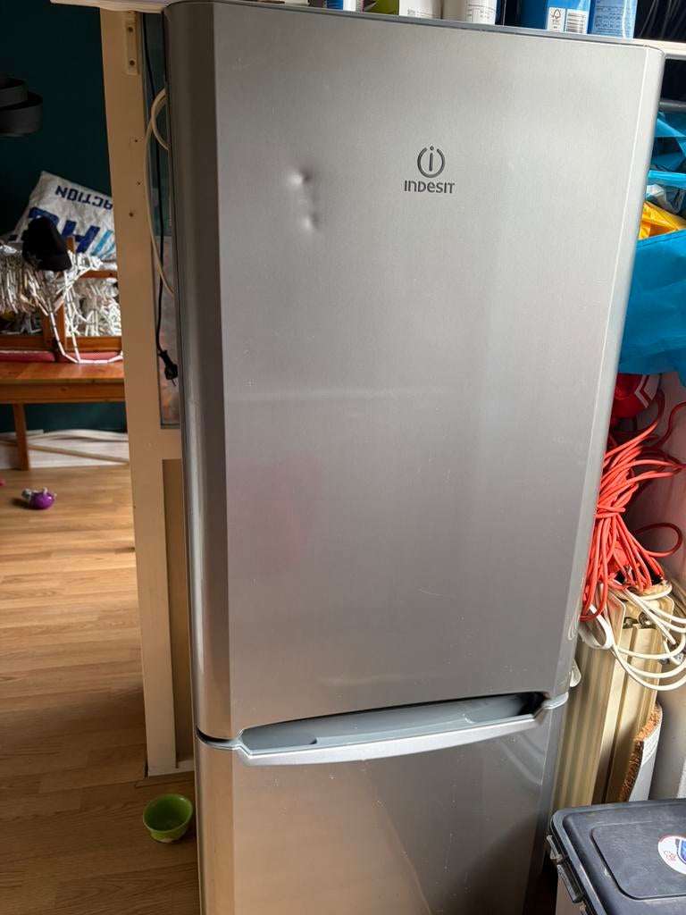 Indesit koelvries combinatie, Ophalen, Gebruikt, 200 liter of meer, Met aparte vriezer