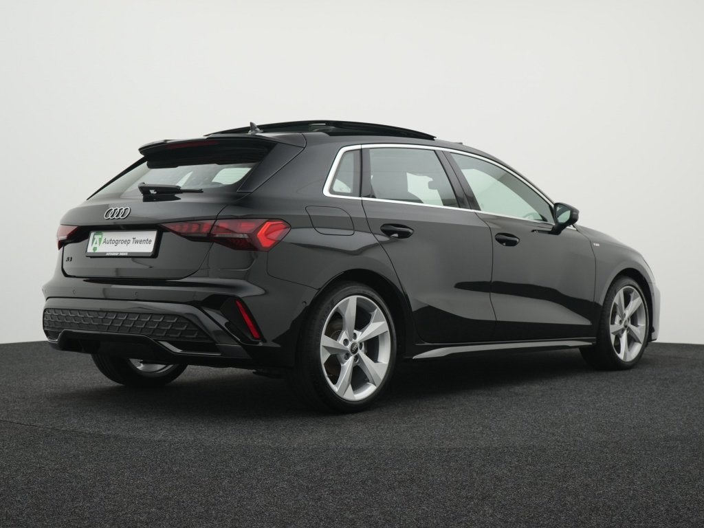 Audi A3 Sportback 35 TFSI S-line Edition | Panoramadak | Mat, Auto's, Audi, Zwart, 4 cilinders, Leder en Stof, Zwart