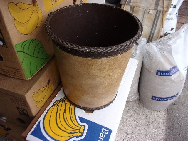 prullenbak bruin, Huis en Inrichting, Woonaccessoires | Prullenbakken, Kunststof, Gebruikt, 40 liter of meer, Ophalen of Verzenden