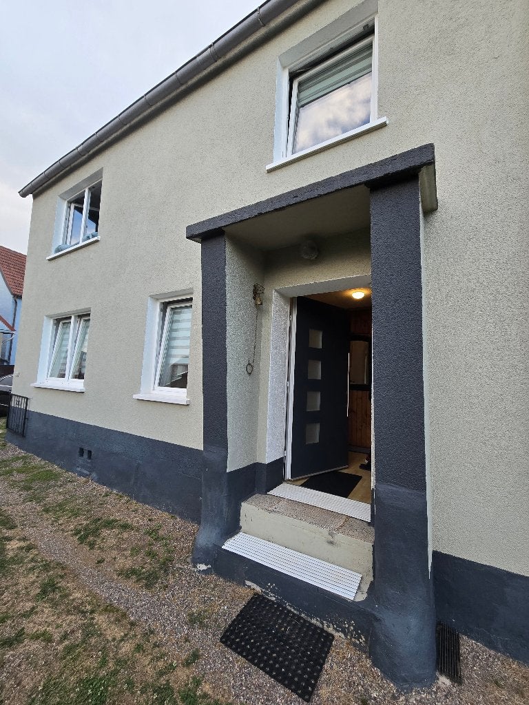 Te koop ruime vrijstaande huis met royale tuin  in Duitsland, Vrijstaande woning, Verkoop zonder makelaar, 1000 tot 1500 m²