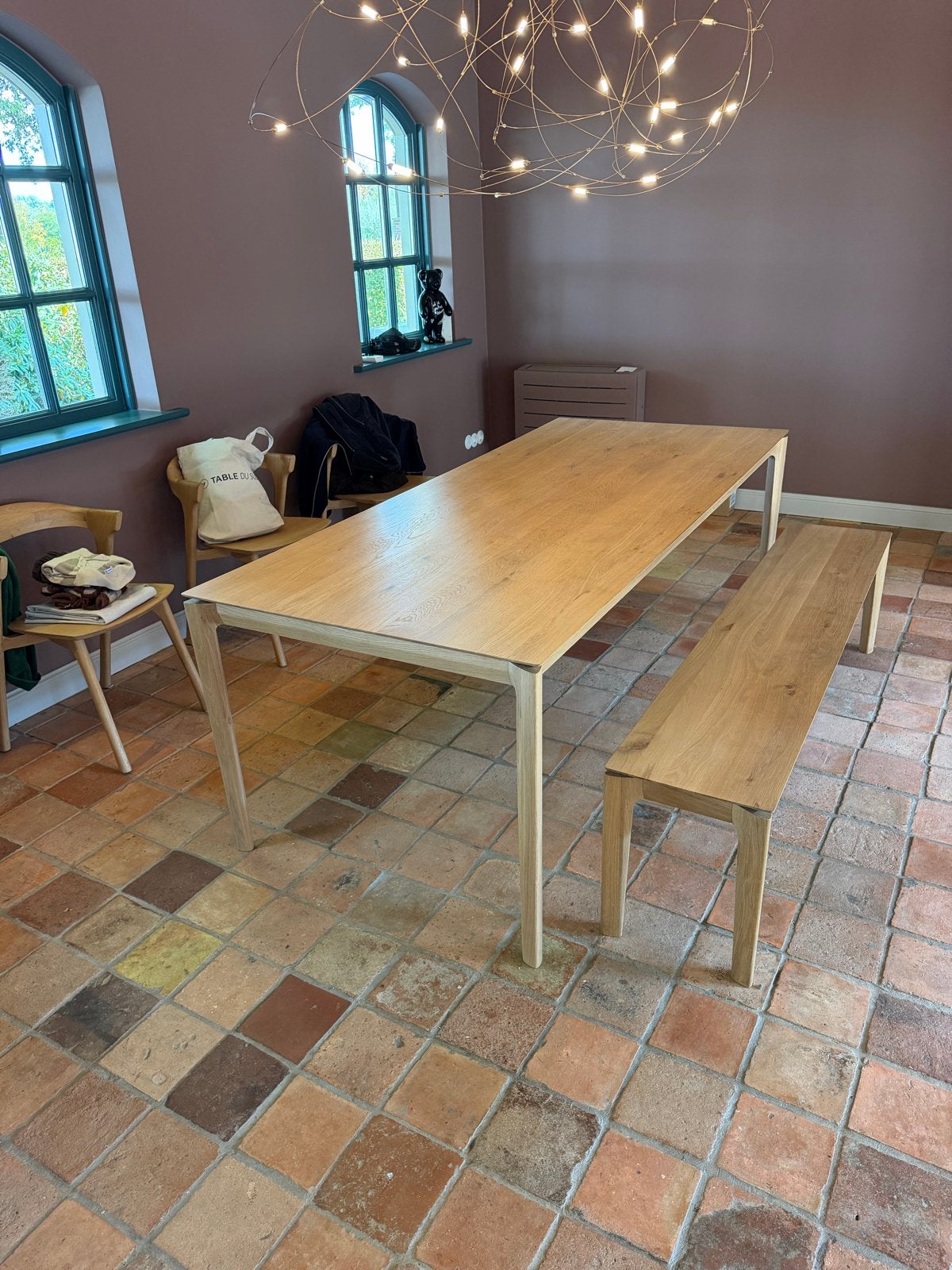 Ethnicraft eettafel met bankje en 3 stoelen (220x95cm), Eikenhout, 200 cm of meer, Zo goed als nieuw, Vijf personen of meer