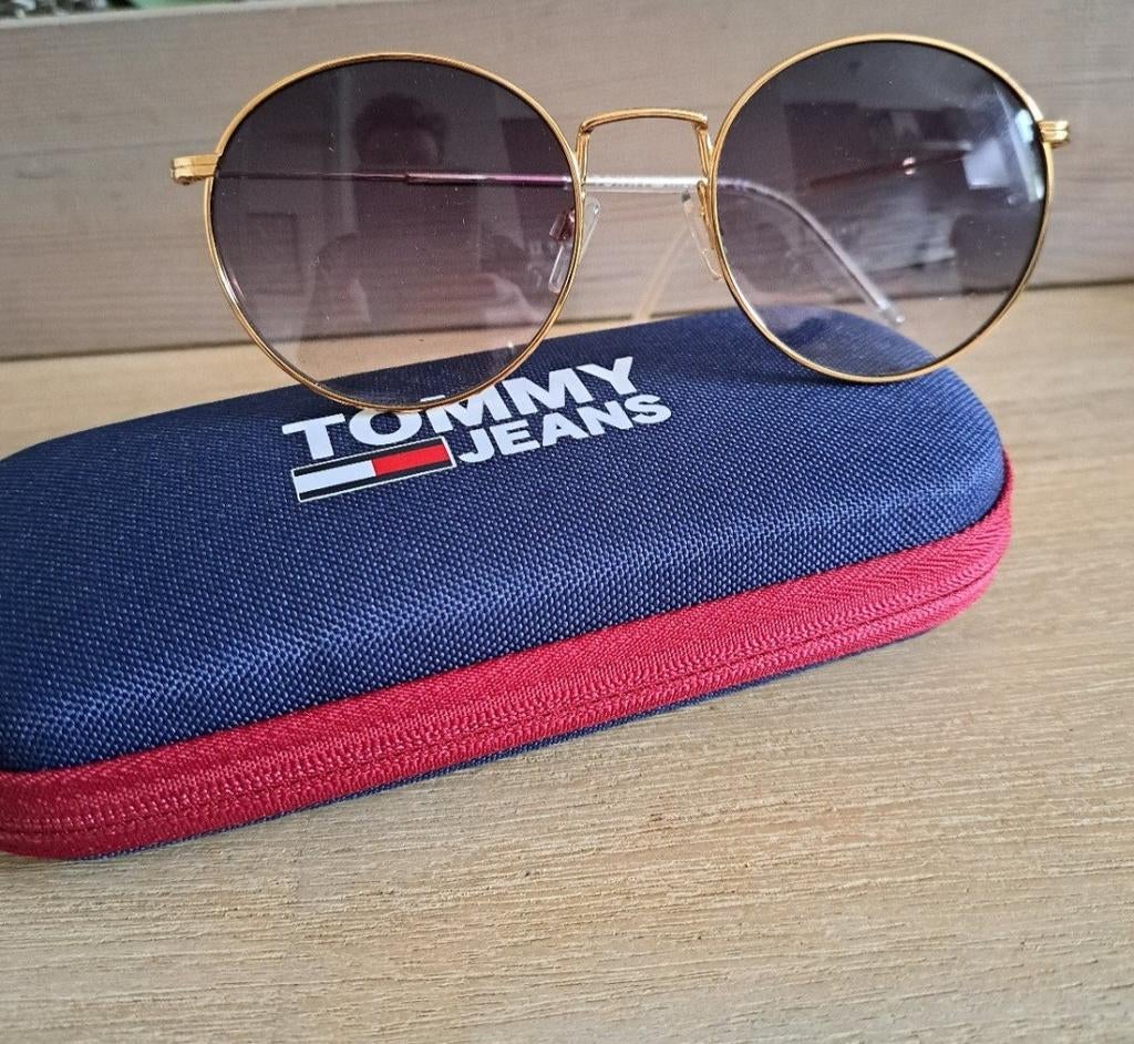 Nieuwe Tommy Hilfiger zonnebril rond goudkleurig 1586/S, Overige merken, Zonnebril, Overige kleuren, Nieuw