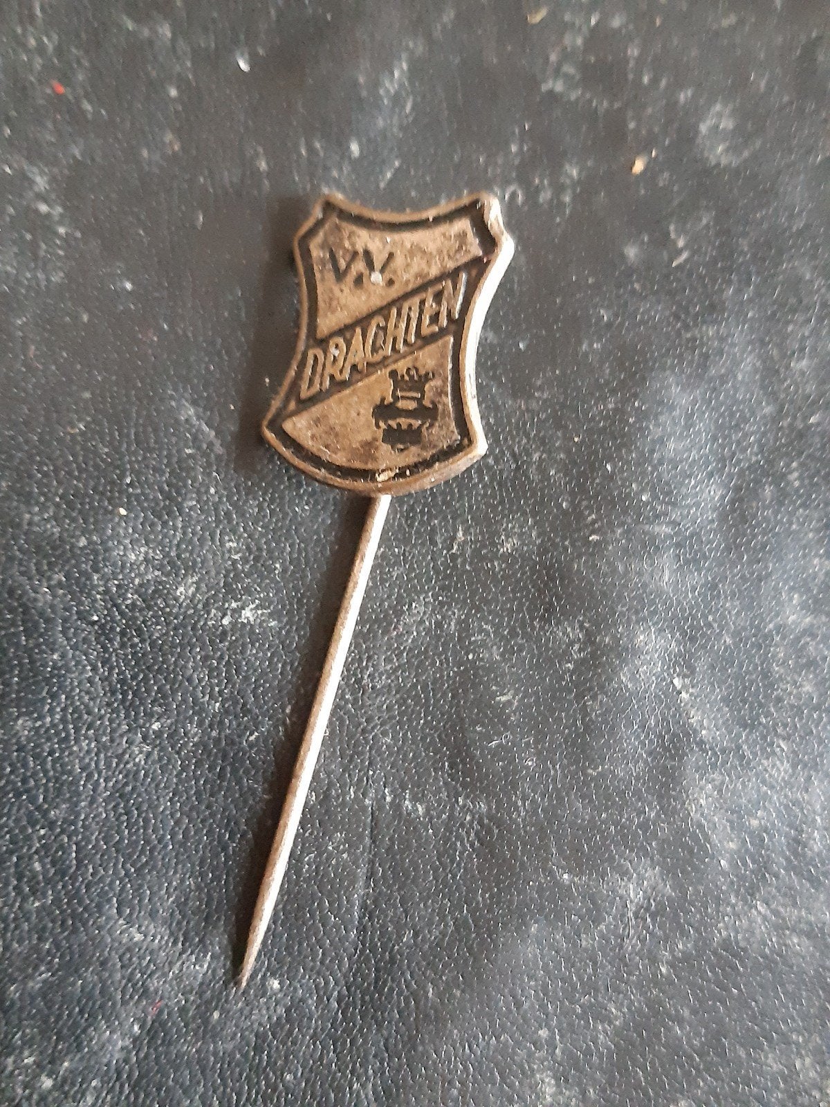 Speldje VV Drachten, Ophalen of Verzenden, Zo goed als nieuw, Sport, Speldje of Pin