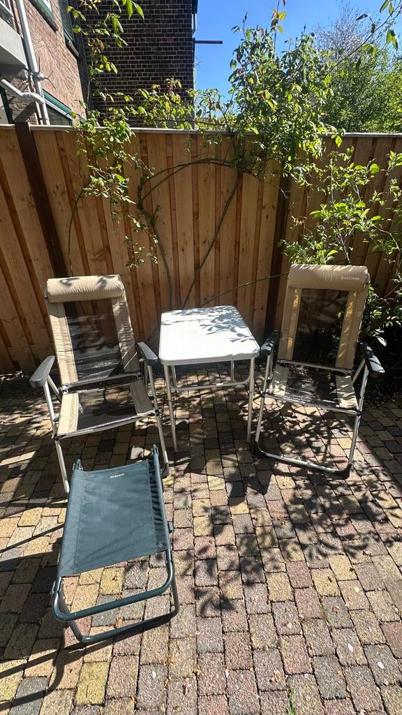 Complete Camping Set: 2 Quechua Stoelen, Voetenbankje, Tafel, Ophalen, Gebruikt, Campingstoel
