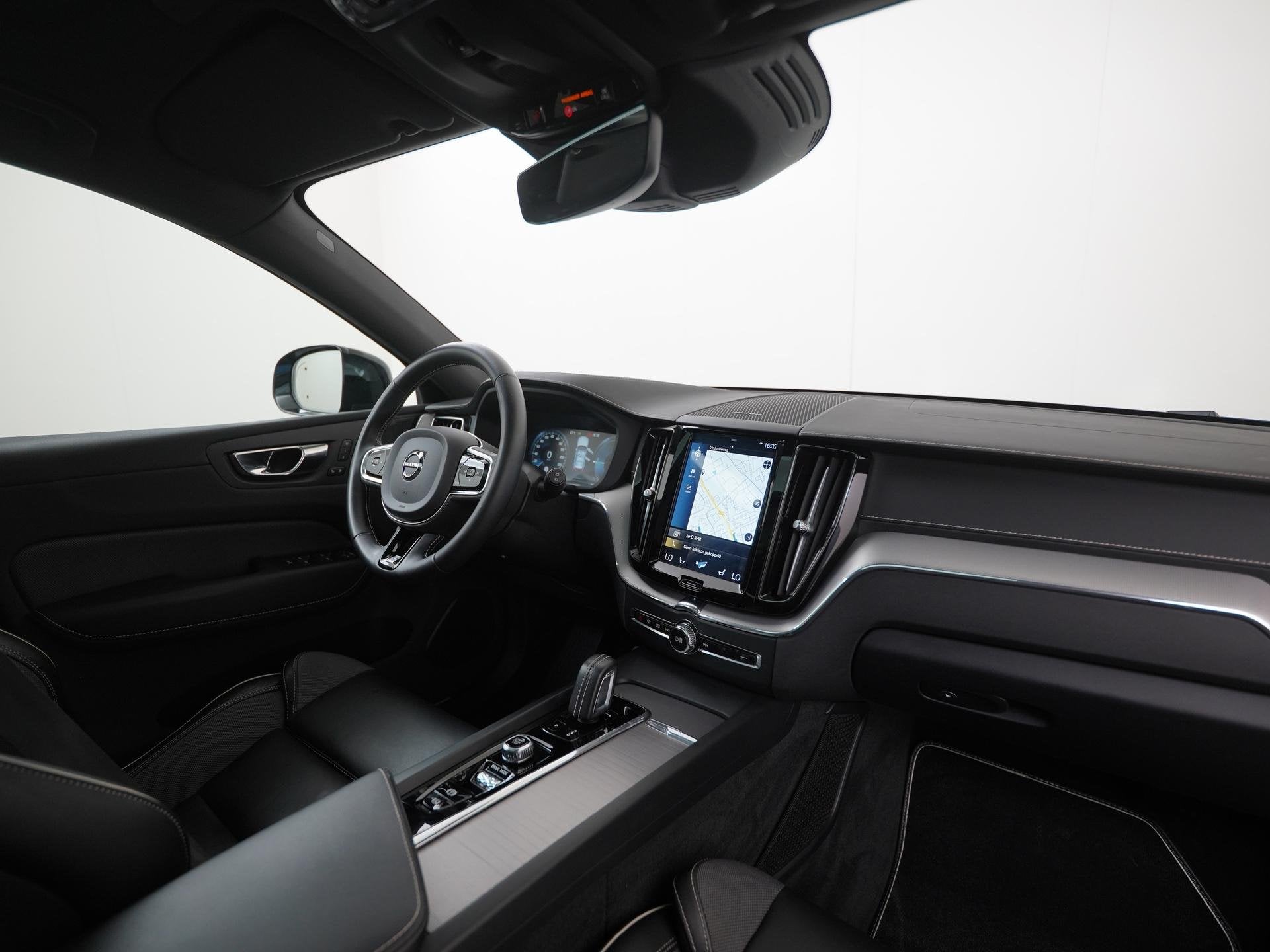 Volvo XC60 T8 AWD R-Design | Luchtvering | Trekhaak | Head-U, Auto's, 12 maanden, Gebruikt, Euro 6, 4 cilinders