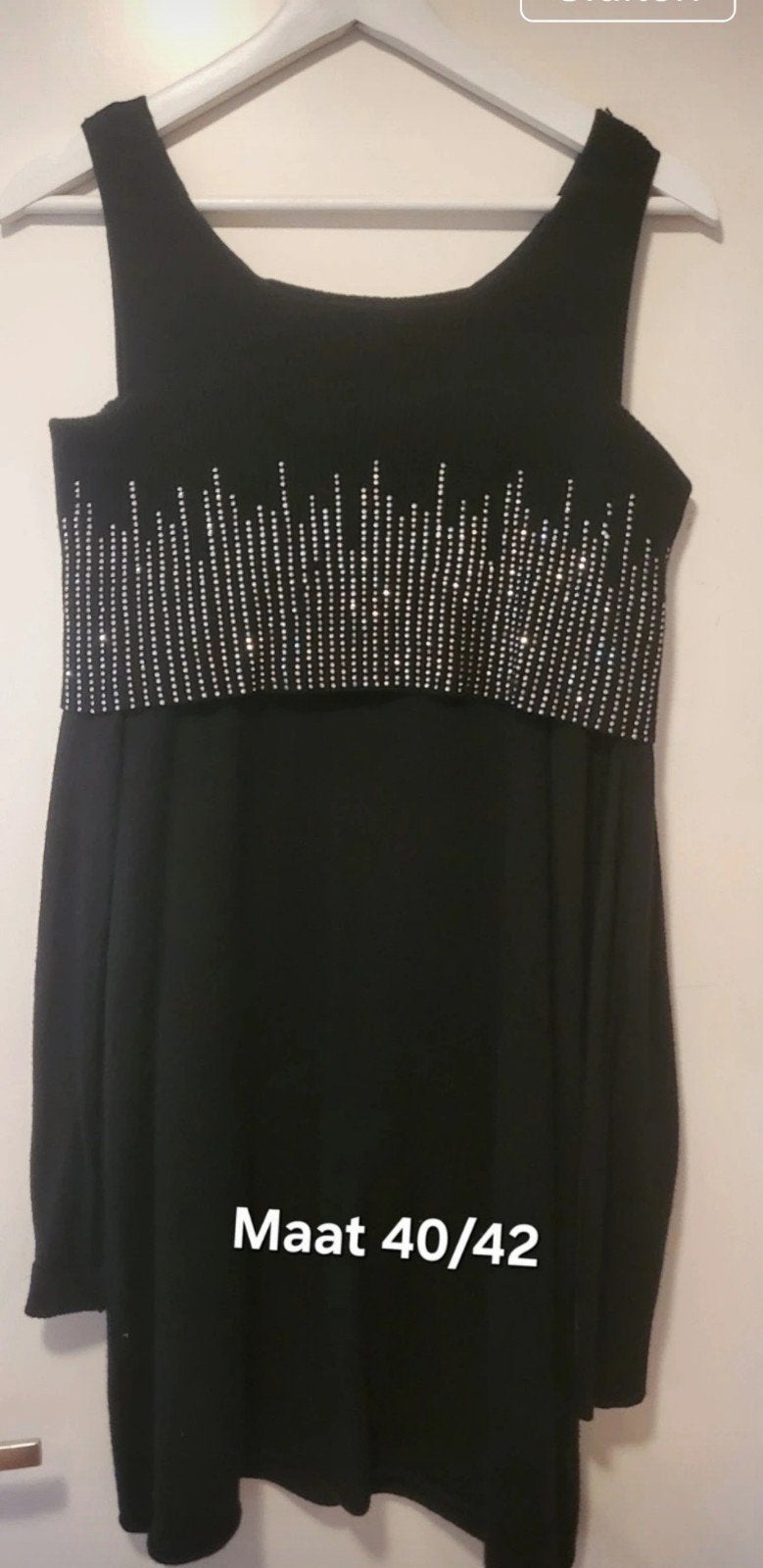 Zwart Off-Shoulder Trui met Strass - Maat 40/42, Ophalen of Verzenden, Zo goed als nieuw, Maat 42/44 (L), Zwart